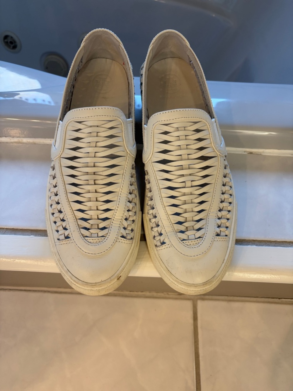 Tory Burch leather sneaker!Excellent condition!